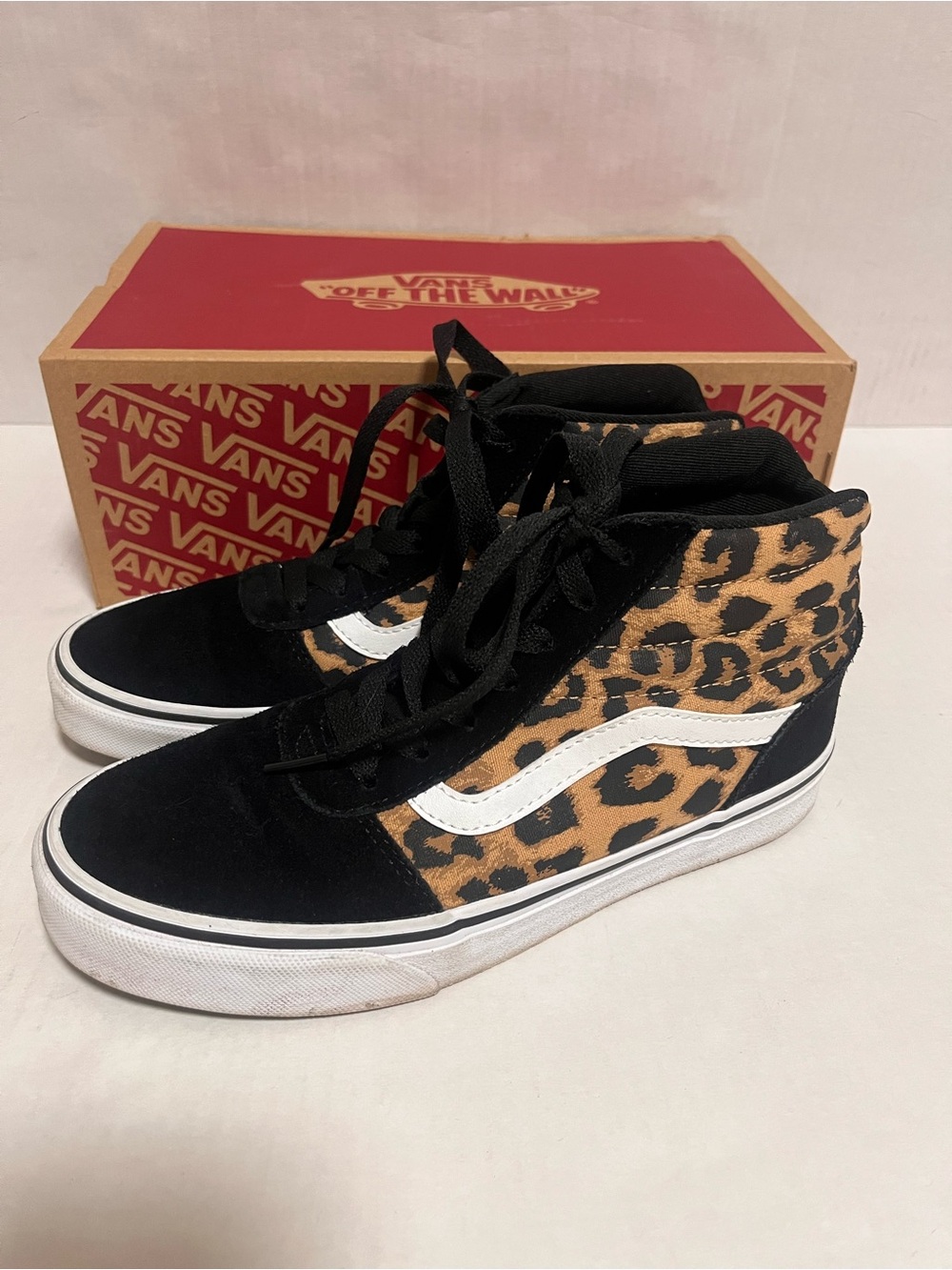 Vans Women’s Ward Hi Top Suede Cheetah Print Sneakers
